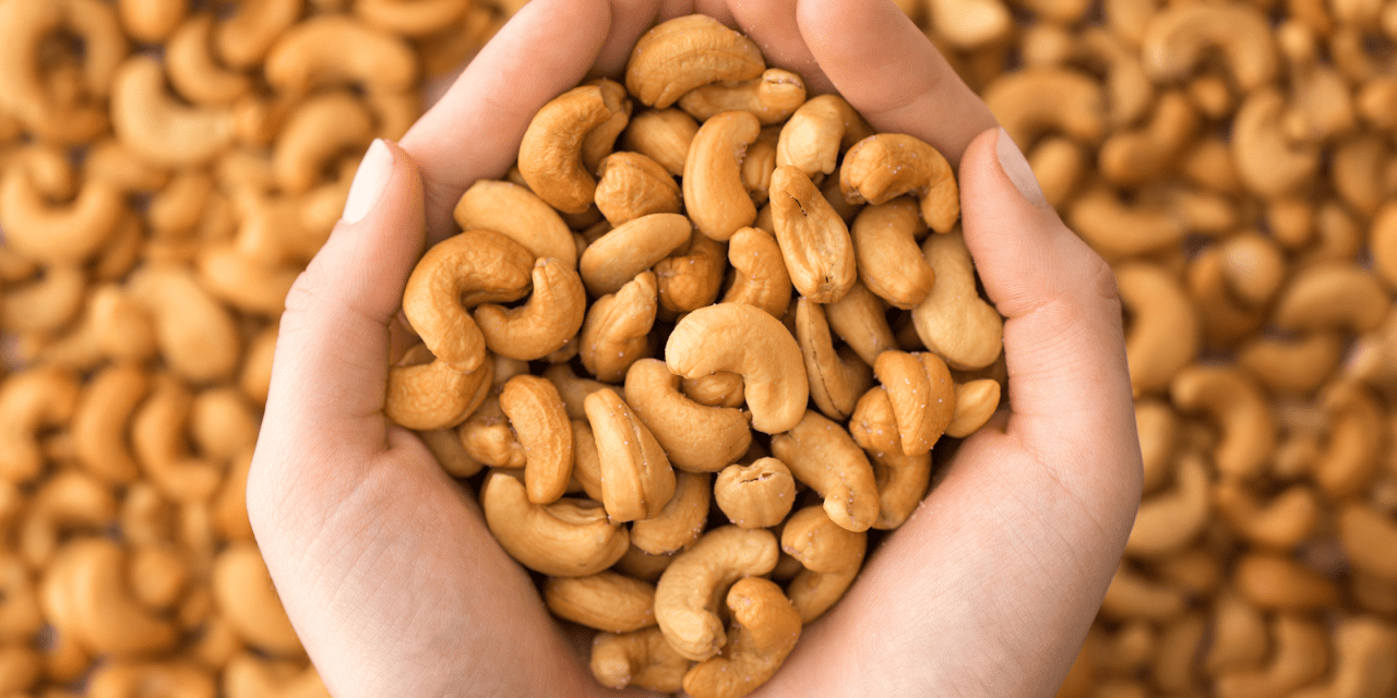 A Comprehensive Breakdown On the Health Benefits of Cashews